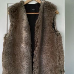 Aritzia- Talula faux fur vest